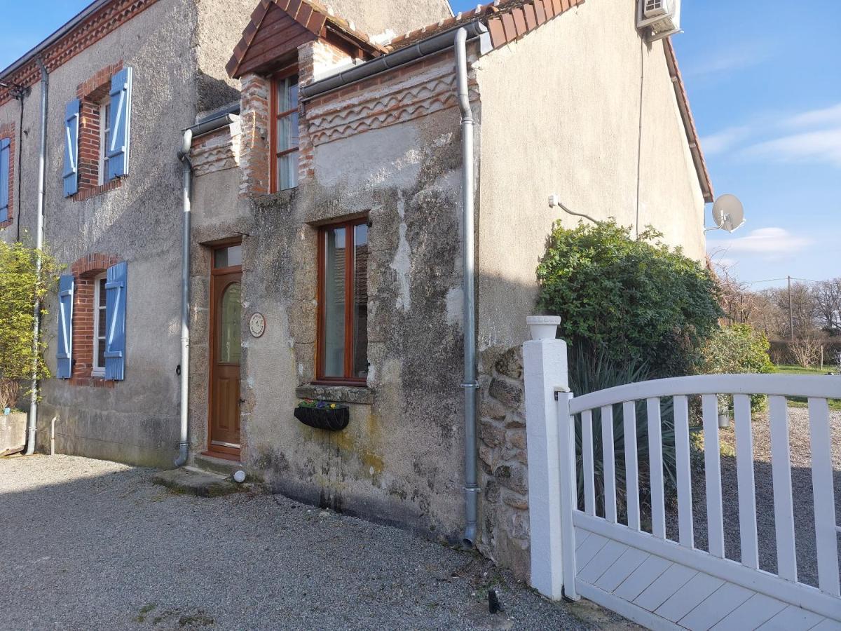 Gite Du Grand Chene Saint-Léger-Magnazeix Extérieur photo